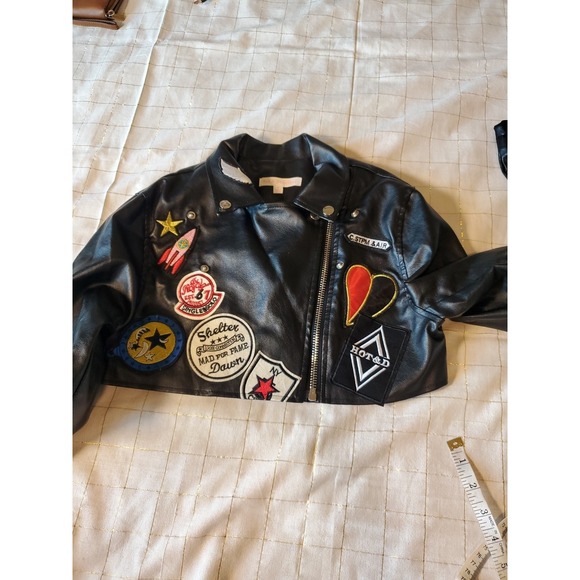 Hot & Delicious Faux Leather Jacket SMALL Cropped Punk Biker Patches Moto - Picture 13 of 16